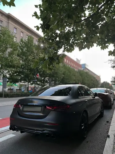 Mercedes-AMG E 53 ззаду