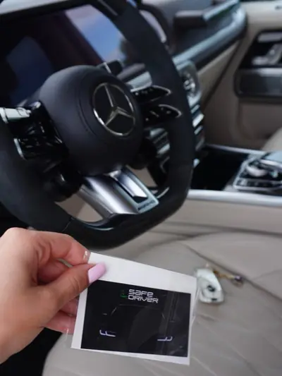 Кермо Mercedes-AMG G-Class і візитівка Safe Driver