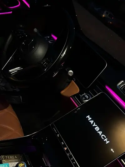 Салон Mercedes-Maybach з підсвічуванням